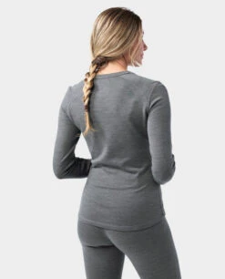 STIO Women's Basis PeakWool Midweight Crew LS -STIO CLOTHING 100660 021 5 1cadb71d 0b32 4e6d 832e 016eaba9dda8