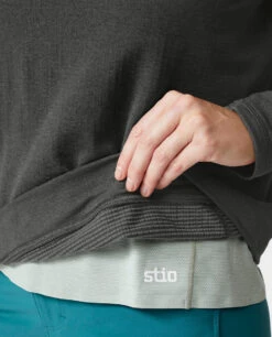 STIO Women's Trax Power Grid Crew -STIO CLOTHING 100722 021 4