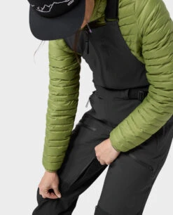 STIO Women's Figment Bib 28 STIO Women's Figment Bib -STIO CLOTHING 100729 001 5 5de8028d de8f 4221 987c 294b98922e97