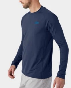 STIO Men's Hylas Crew LS 33 STIO Men's Hylas Crew LS -STIO CLOTHING 200398 410 1 ALT adf9fa02 ae52 4c0d af55 5cd38104a17b
