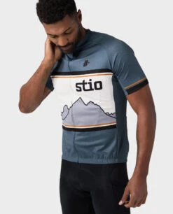 Men's Stio® Team Jersey SS -STIO CLOTHING 200766 420 2 ALT dbc93475 5a1c 4a35 9e43 f86a4fd59f64