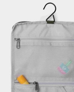 STIO Basin Hanging Dopp Kit -STIO CLOTHING 400348 030 5 b15f9c1c eb5a 4b7b addc b0057b1602fc